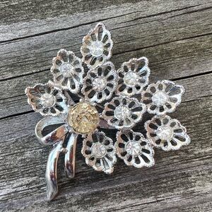 Unsigned bridal brooch- silver tone with rhinestones wedding bride formal